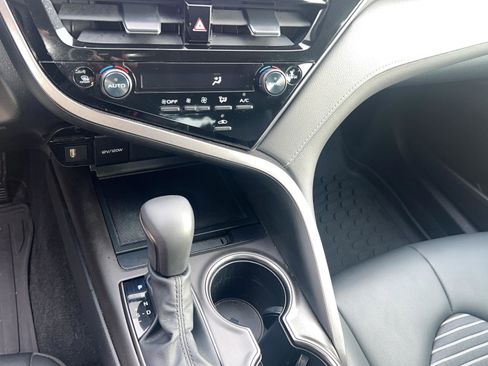 Used 2023 Toyota Camry SE image 14