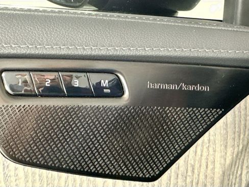 Certified 2023 Volvo XC90 T8 Ultimate w/ Protection Package Premier image 19