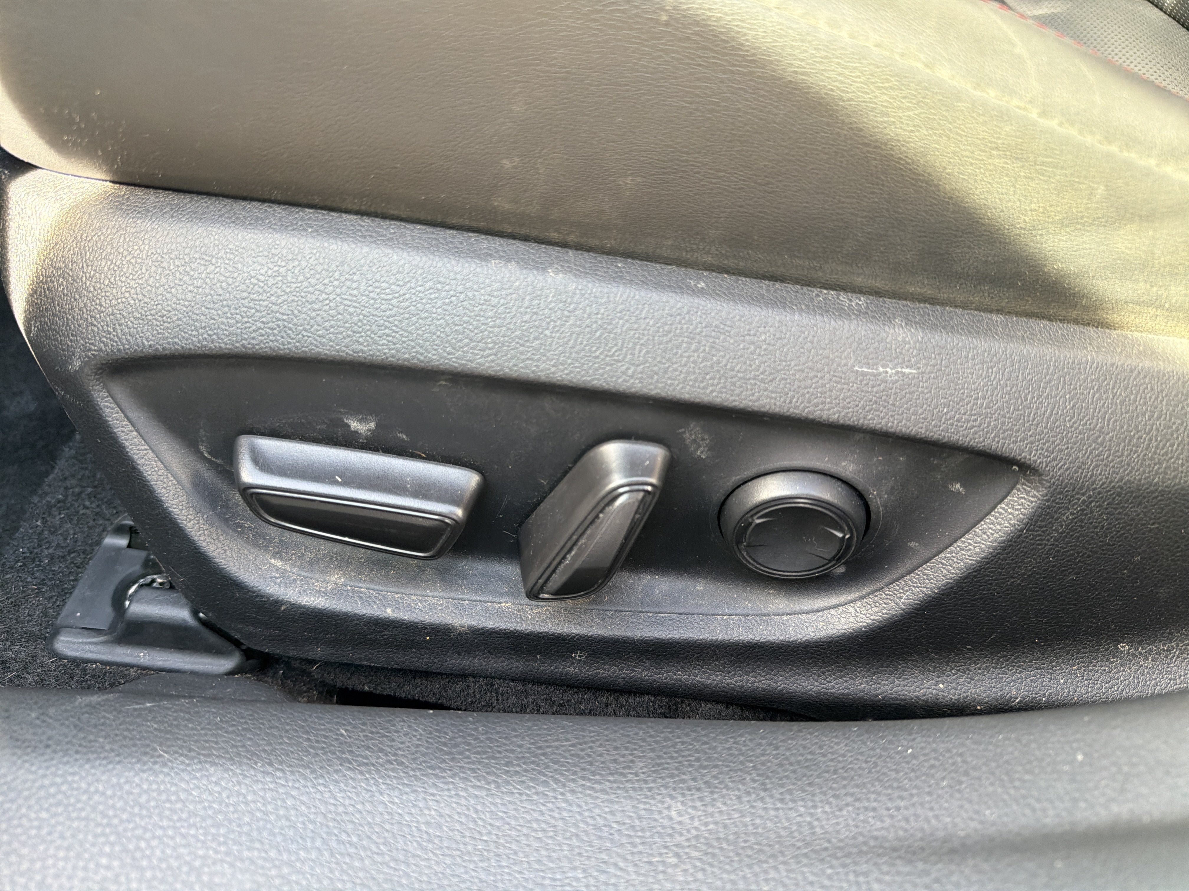 Used 2024 Toyota Prius Prime FWD image 10