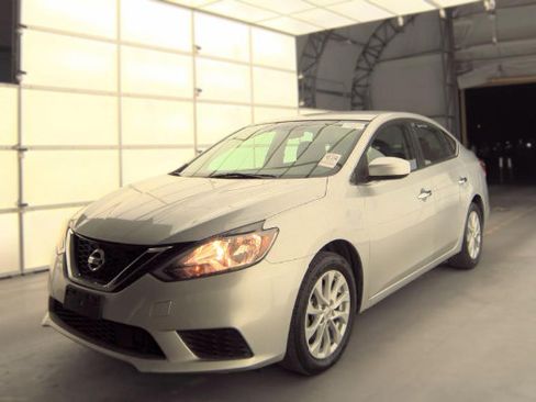 Used 2019 Nissan Sentra SV FWD image 1