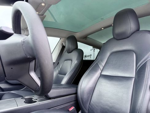 Used 2019 Tesla Model 3 Long Range image 8