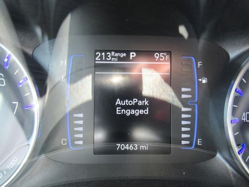 Used 2020 Chrysler Pacifica Touring-L w/ S Appearance Package FWD image 24