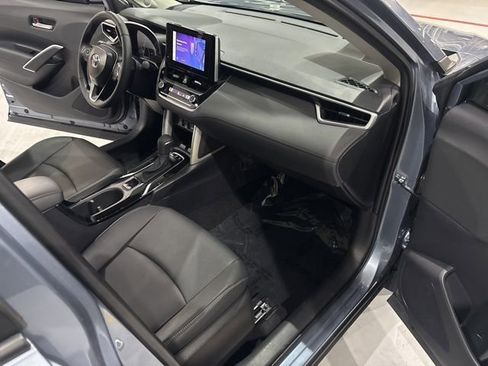 Used 2025 Toyota Corolla Cross XLE w/ Convenience Package AWD/4WD image 37