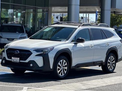 Certified 2025 Subaru Outback Premium AWD/4WD image 10