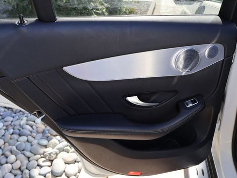 Used 2019 Mercedes-Benz GLC 300 4MATIC image 15