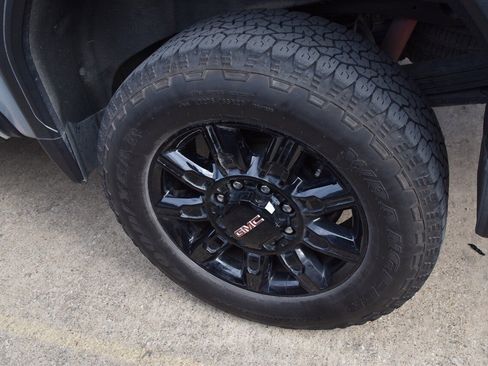 Used 2024 GMC Sierra 2500 AT4 w/ AT4 Premium Plus Package image 11