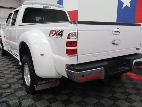Used 2016 Ford F350 Lariat w/ Lariat Interior Package AWD/4WD image 11
