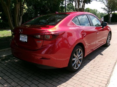 Used 2018 MAZDA MAZDA3 Grand Touring w/ Premium Equipment Package FWD image 7