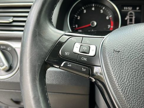 Used 2018 Volkswagen Passat 2.0T R-Line image 13