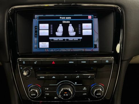 Used 2015 Jaguar XJ AWD/4WD image 23