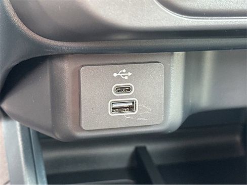 New 2025 Ford Maverick XL image 9