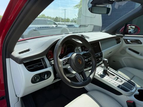 Used 2021 Porsche Macan GTS AWD/4WD image 11