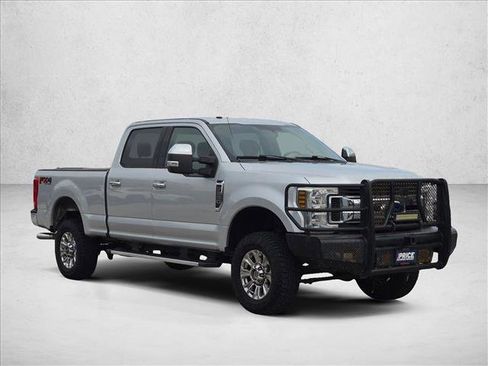 Used 2019 Ford F250 XLT w/ XLT Premium Package AWD/4WD image 3