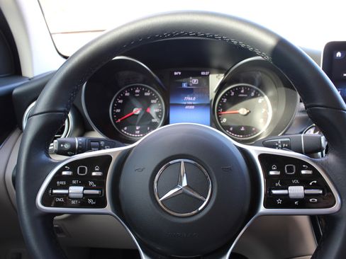 Used 2022 Mercedes-Benz GLC 300 image 28