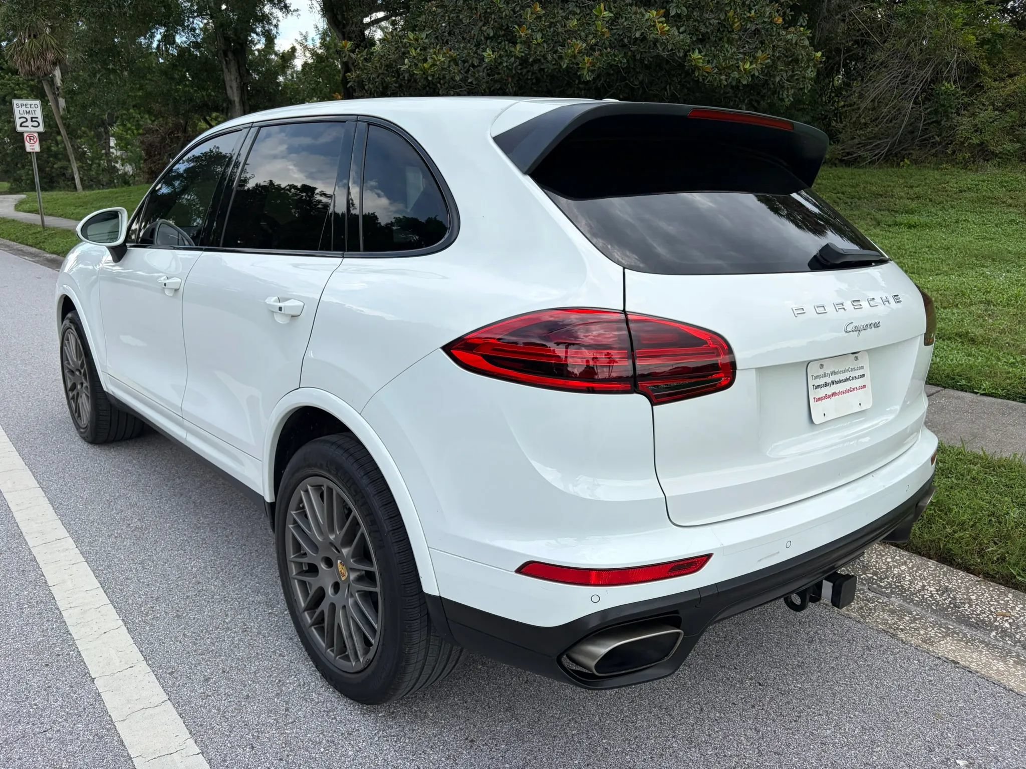 Used 2017 Porsche Cayenne AWD/4WD image 8