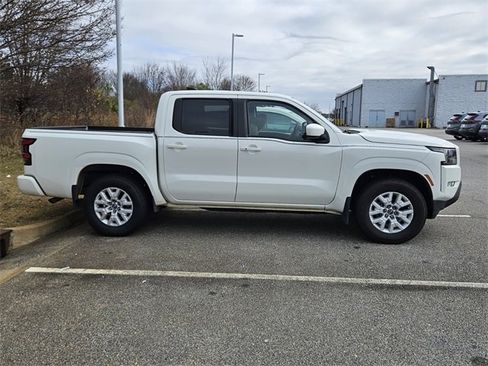 Used 2022 Nissan Frontier SV image 10