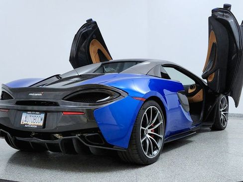 Used 2018 McLaren 570S Spider image 11