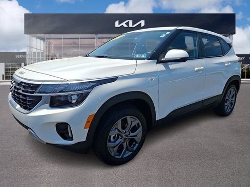 Certified 2025 Kia Seltos LX AWD/4WD image 3
