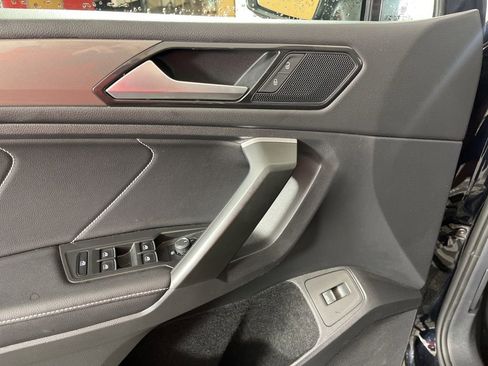 Used 2024 Volkswagen Tiguan SE image 25