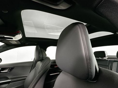 Used 2025 Mercedes-Benz C 300 4MATIC Sedan image 17