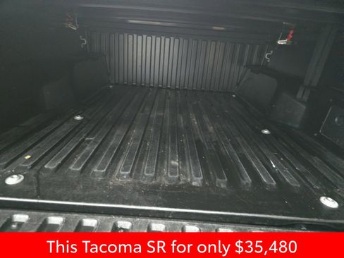 Used 2022 Toyota Tacoma SR image 18