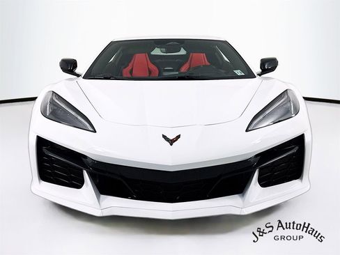 Used 2025 Chevrolet Corvette Z06 image 2