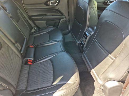 Used 2023 Jeep Compass Latitude AWD/4WD image 17