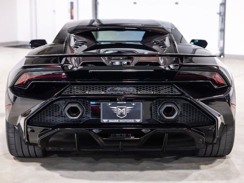 Used 2024 Lamborghini Huracan Tecnica RWD image 8