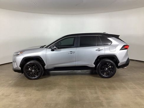 Used 2023 Toyota RAV4 XSE AWD/4WD image 17
