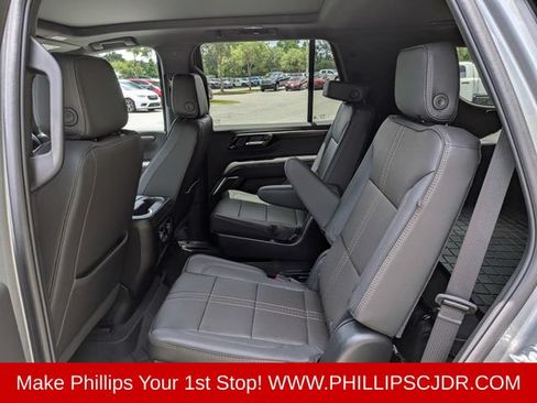 Used 2026 Chevrolet Tahoe High Country AWD/4WD image 13