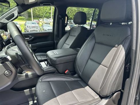 Used 2025 GMC Yukon XL Denali w/ LPO, Floor Liner Package AWD/4WD image 15