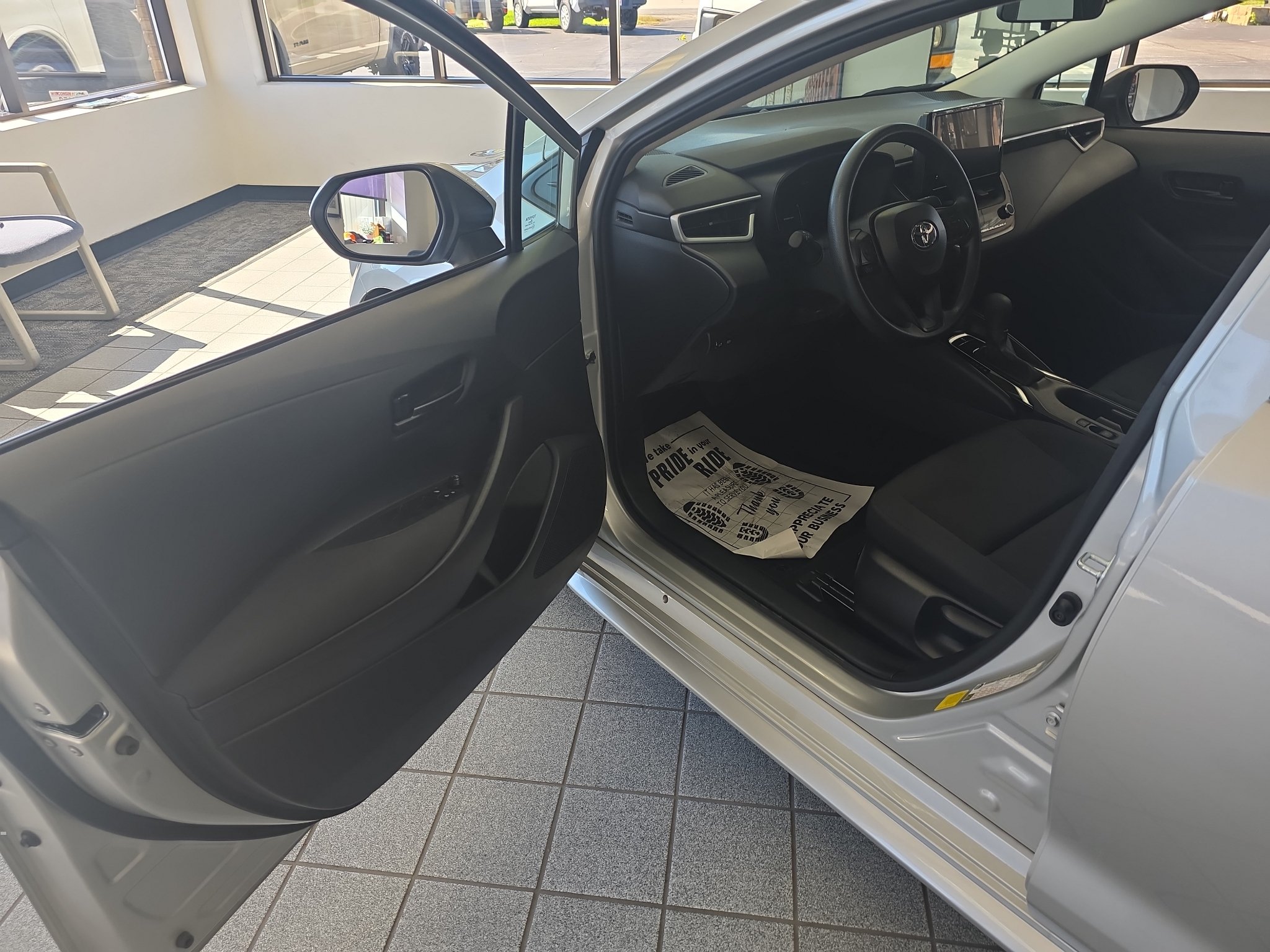 Used 2026 Toyota Corolla LE FWD image 15