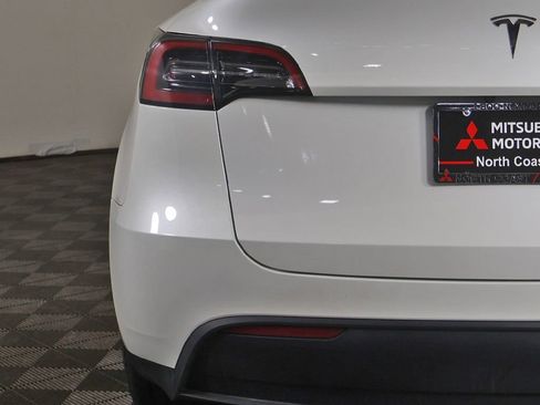 Used 2023 Tesla Model Y Long Range AWD/4WD image 19