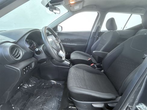 Used 2021 Nissan Kicks S image 11