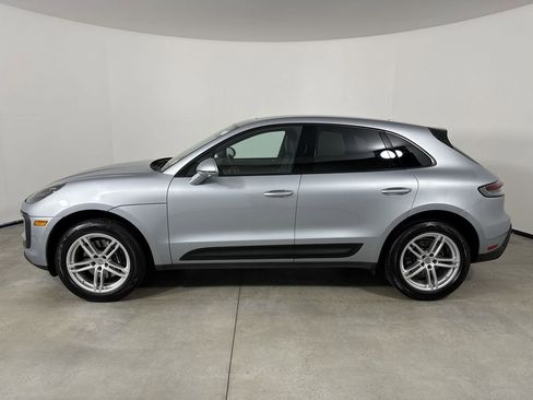 Certified 2023 Porsche Macan image 2