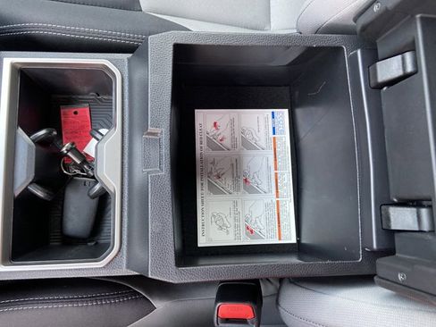 Used 2025 Toyota Tacoma SR5 image 43