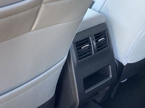 New 2026 Mitsubishi Outlander SE FWD image 17