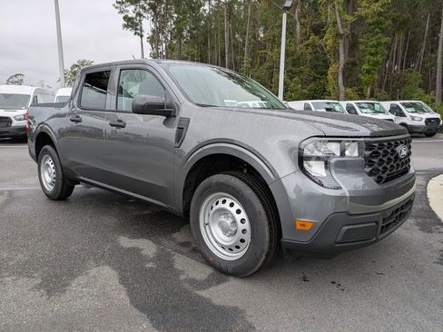 New 2025 Ford Maverick XL image 2