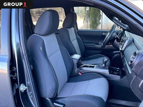 Certified 2023 Toyota Tacoma TRD Off-Road image 8