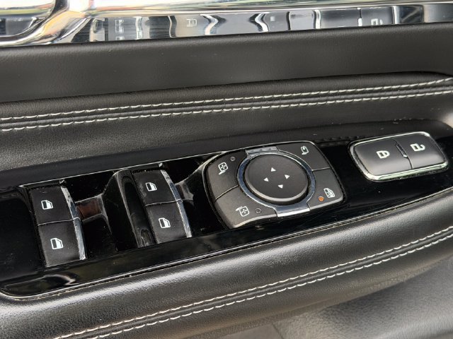 Used 2020 Lincoln Corsair Reserve w/ Equipment Group 201A AWD/4WD image 16