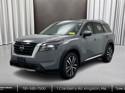 New 2025 Nissan Pathfinder Platinum w/ Cargo Package