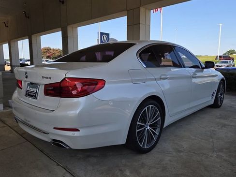 Used 2019 BMW 540i w/ Executive Package RWD image 3