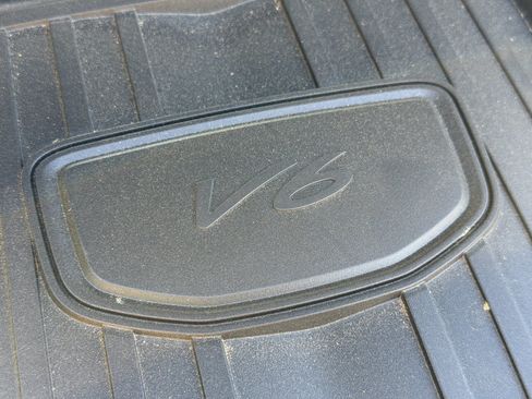 Used 2024 Porsche Panamera 4 AWD/4WD image 10