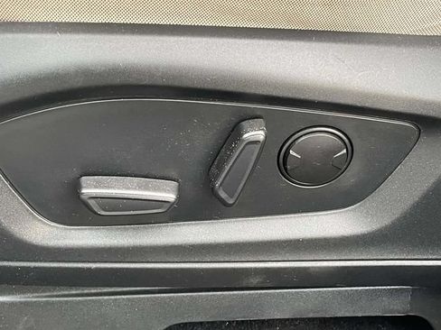 Used 2024 Ford Explorer XLT AWD/4WD image 16