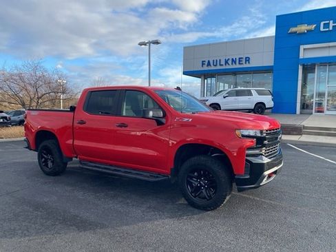 Used 2019 Chevrolet Silverado 1500 LT Trail Boss image 2
