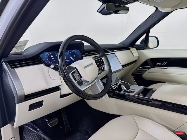 New 2026 Land Rover Range Rover Long Wheelbase SE AWD/4WD image 9