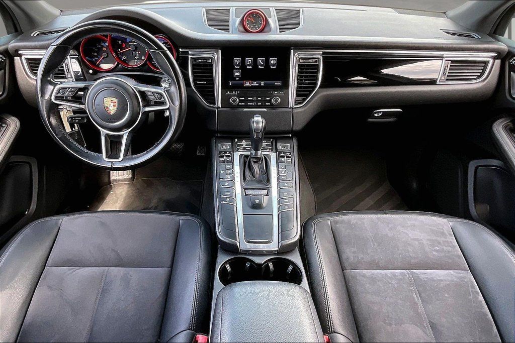 Used 2018 Porsche Macan AWD/4WD image 7