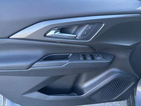 New 2026 Chevrolet Equinox EV LT image 15