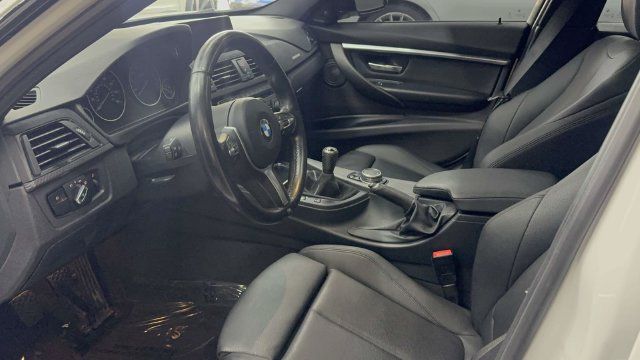 Used 2016 BMW 340i xDrive Sedan w/ Technology Package AWD/4WD image 28