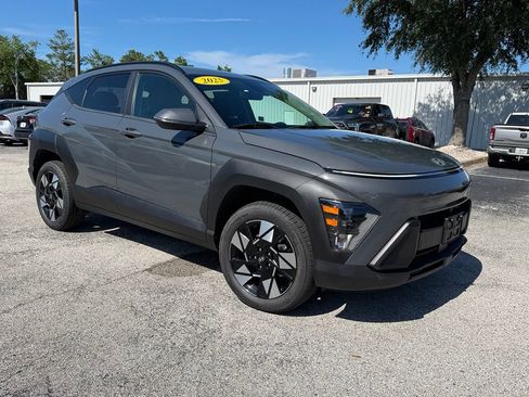 Used 2025 Hyundai Kona SEL AWD/4WD image 11